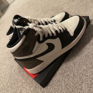Jordan 1 Retro High Dark Mocha’s (AUTHENTICATED)🌟